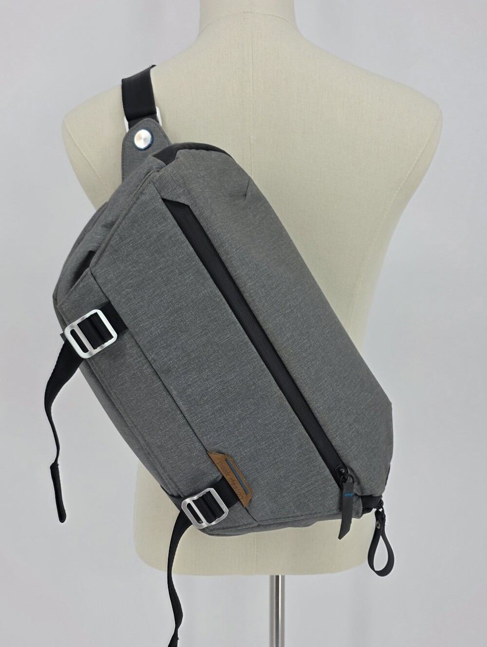 Peak Design Everyday Sling 10L V1 Ash Gray Camera Bag w/ Dividers